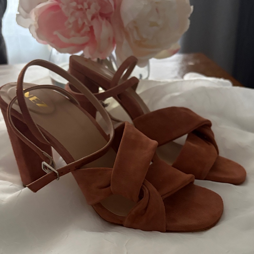 New in box  Inez clay pink heels size 8
